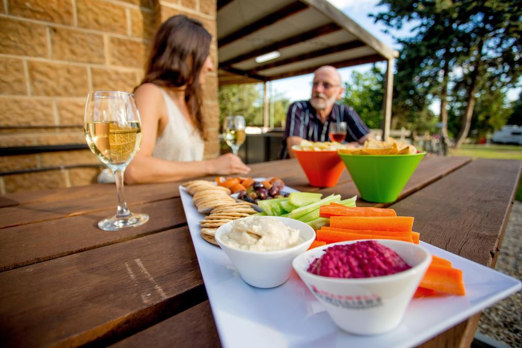 Big4 Castlemaine Gardens Hotel Exterior photo